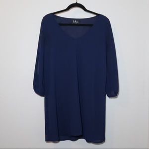 Lulu’s navy slit-sleeve shift dress